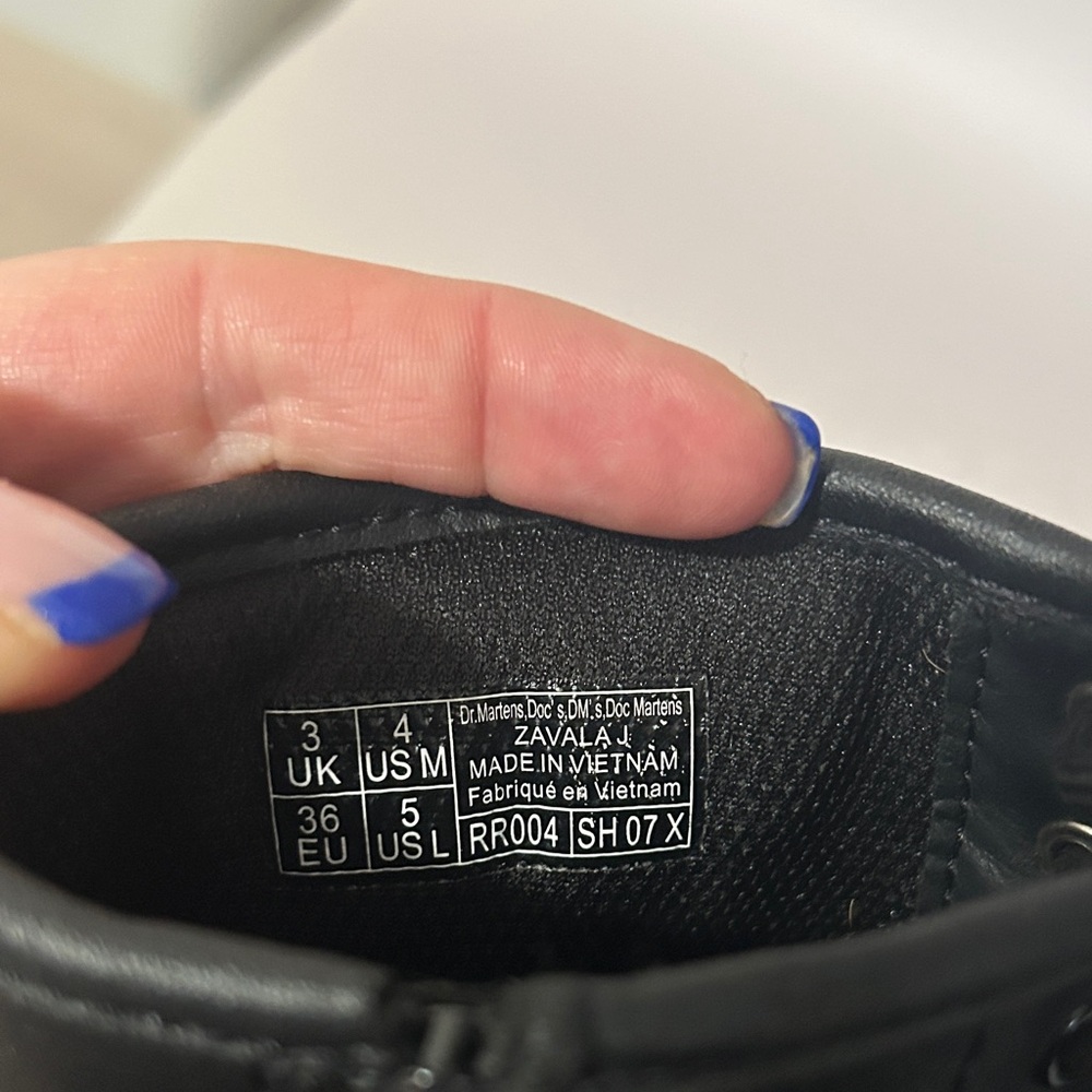 Dr. Martens Kids Black Boots - Picture 9 of 9